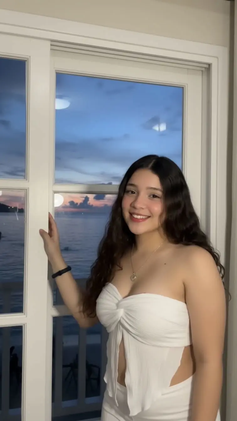 xicabew853 (18) female from GB - sexting partner