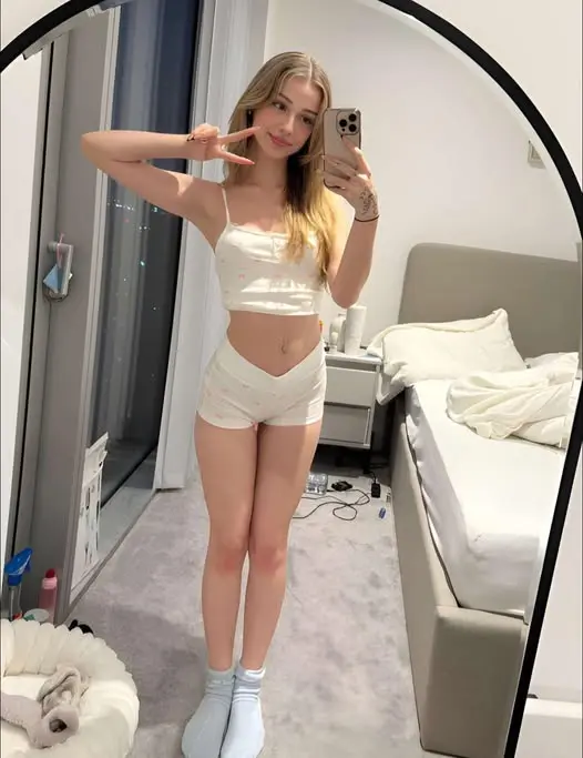 xidas91960 (18) female from UY - sexting partner