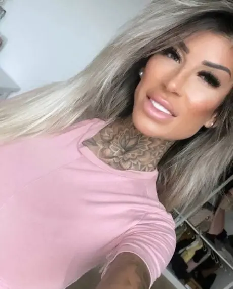 xikodit884 (18) female from CH - sexting partner