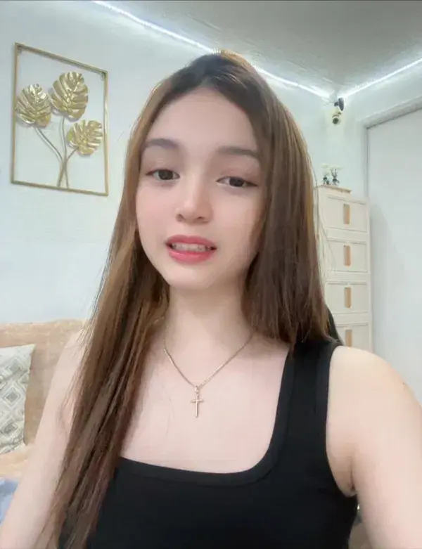 xinev45865 (22) female from US - sexting partner