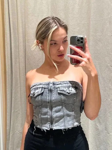 xiwaka3787 (18) female from GB - sexting partner