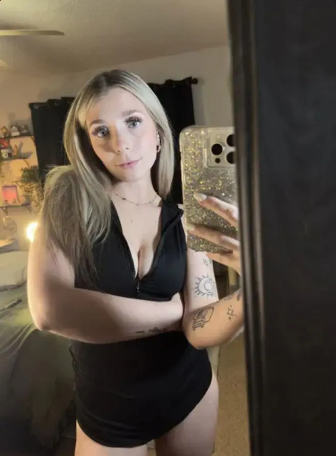 xiyijecc (18) female from GB - sexting partner