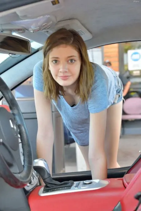 xoboma3720 (21) female from AU - sexting partner