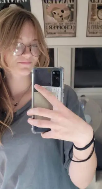 xofapid633 (22) female from GB - sexting partner