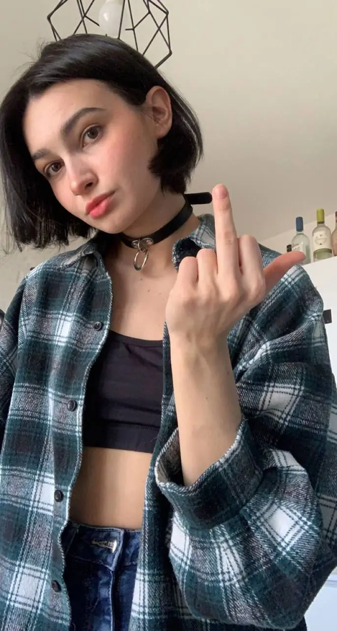 xolefa7476 (18) female from CA - sexting partner