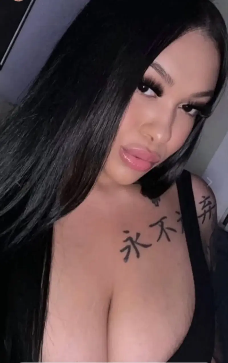 xolotupi (18) female from CA - sexting partner