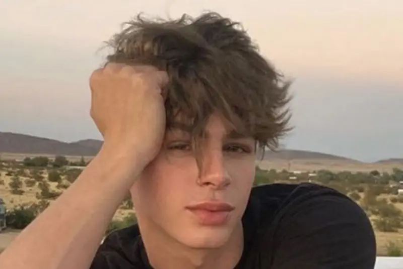 xopimo7053 (18) male from US - sexting partner