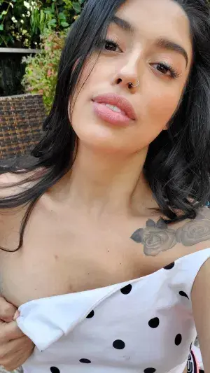 xovoga7375 (21) female from GB - sexting partner