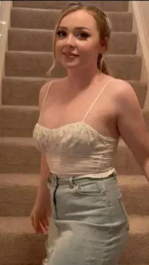 xoyive6042 (23) female from GB - sexting partner