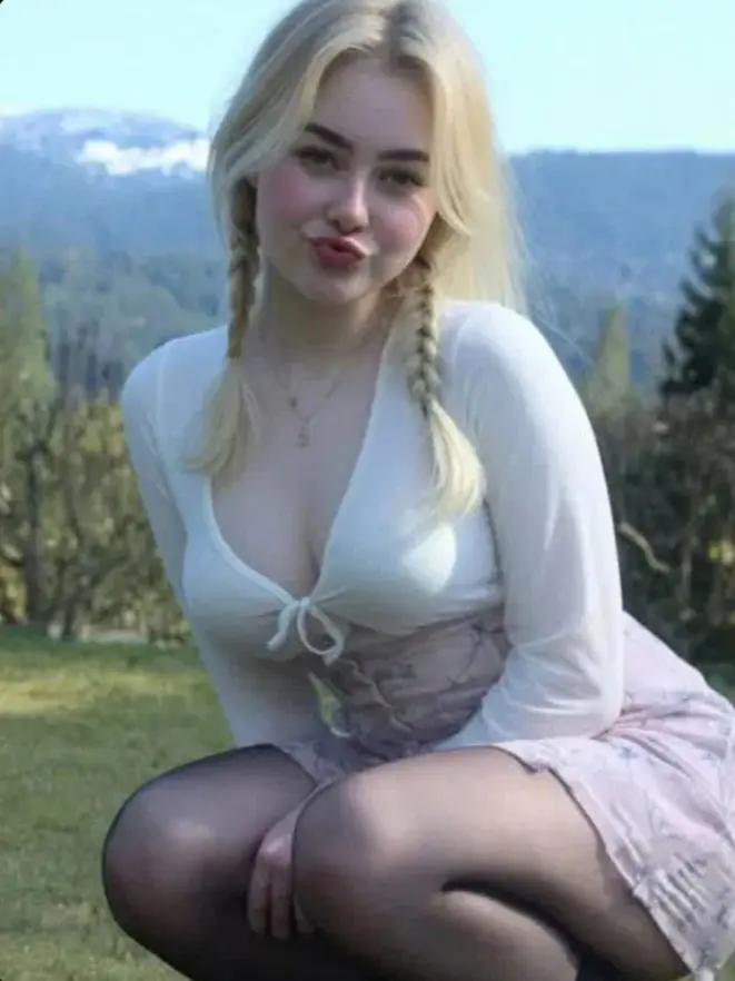 xuvyjoty (22) female from US - sexting partner