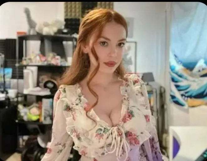 y5d1lkru (18) female from GB - sexting partner