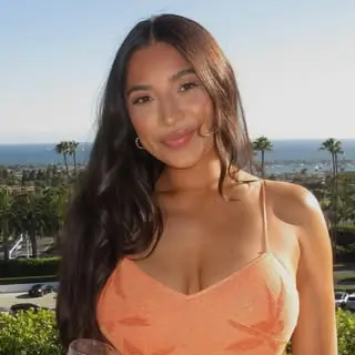 yadewe6543 (21) female from UA - sexting partner