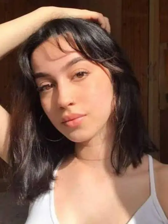 ybkub (24) female from GB - sexting partner