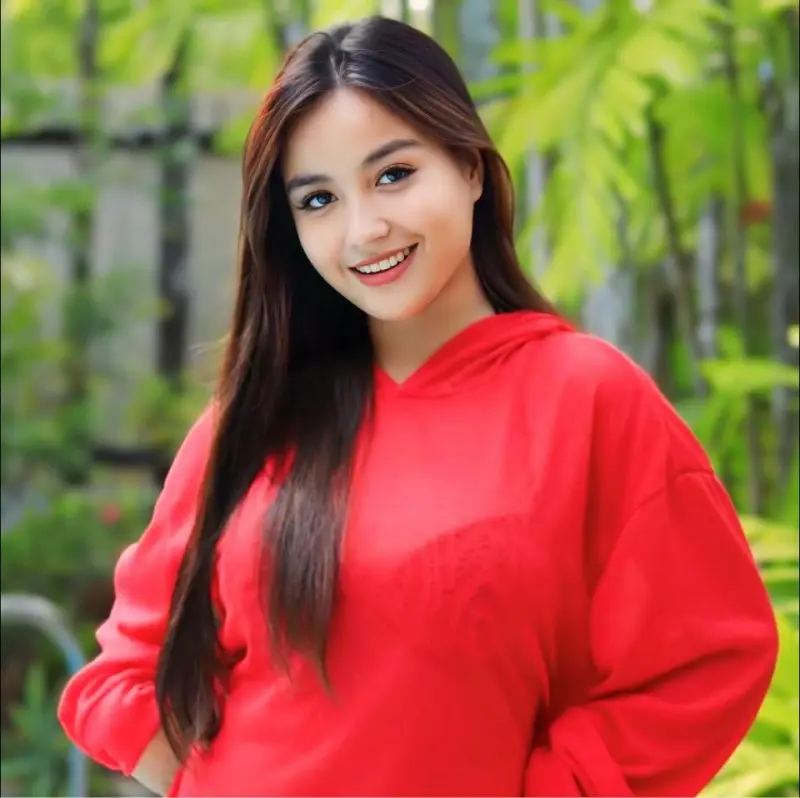 yebito2480 (18) female from GB - sexting partner