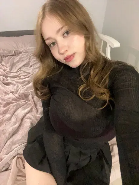 yefek34902 (18) female from CI - sexting partner