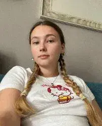 yegopo2617 (21) female from US - sexting partner