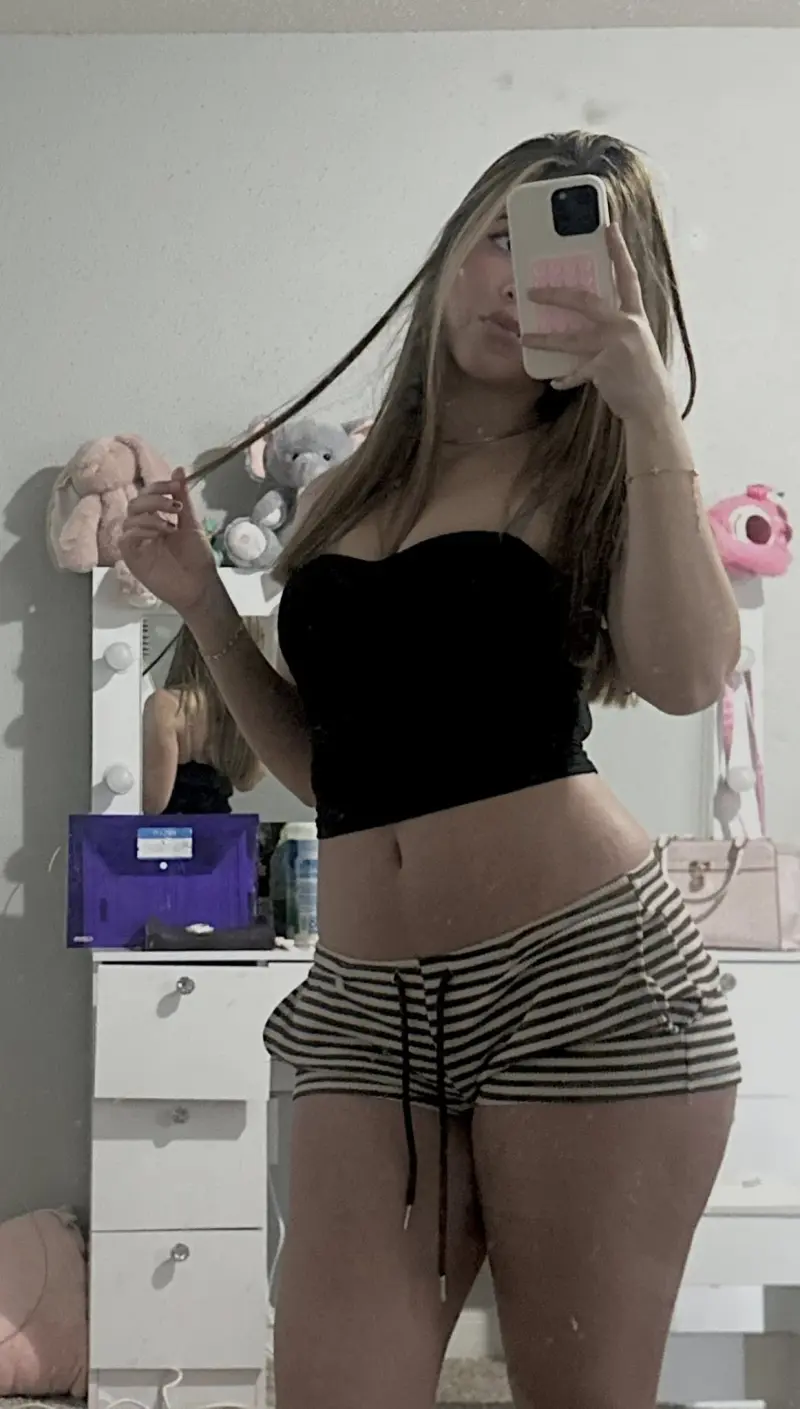 yehic85743 (18) female from GB - sexting partner