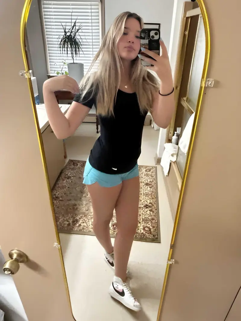 yejihex376 (22) female from AU - sexting partner