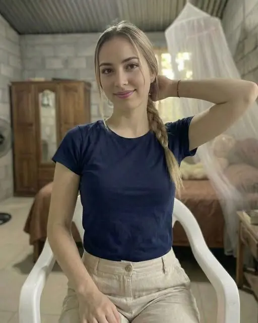 yetir45374 (18) female from GB - sexting partner