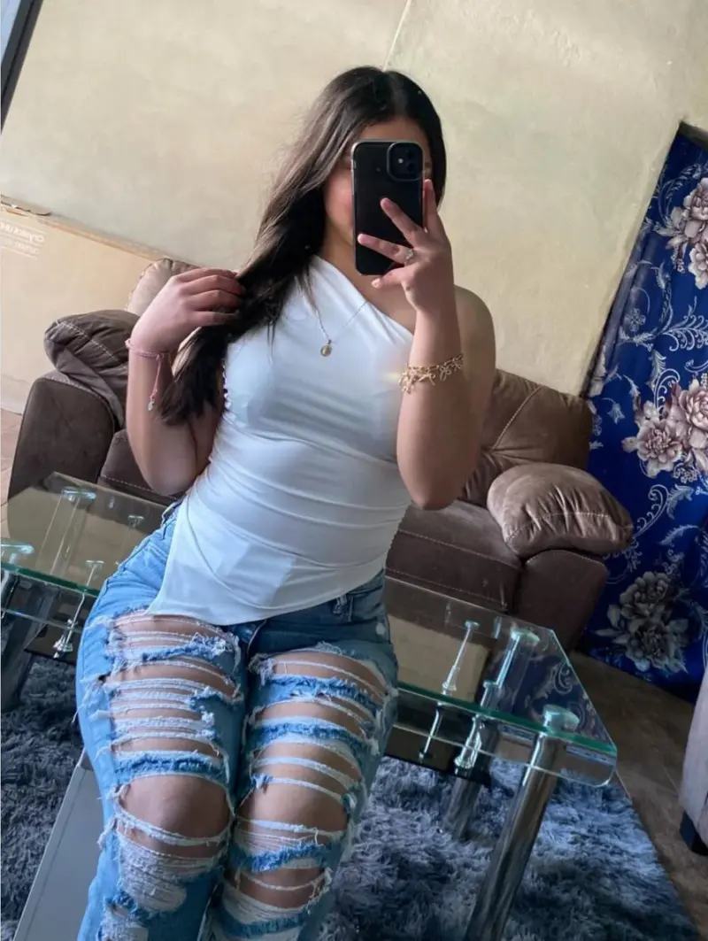 yexoya8725 (22) female from GB - sexting partner