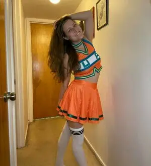 yibetig480 (18) female from GB - sexting partner