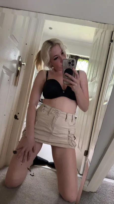 yihogo6314 (18) female from GB - sexting partner