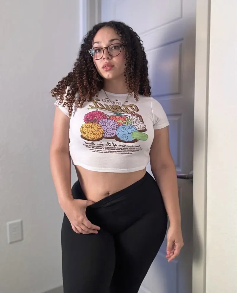 yijar35143 (18) female from US - sexting partner