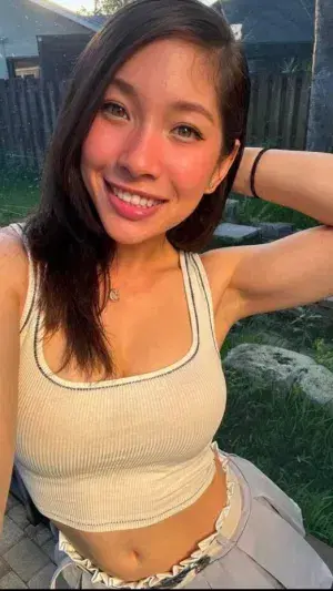 yilod23757 (23) female from GB - sexting partner