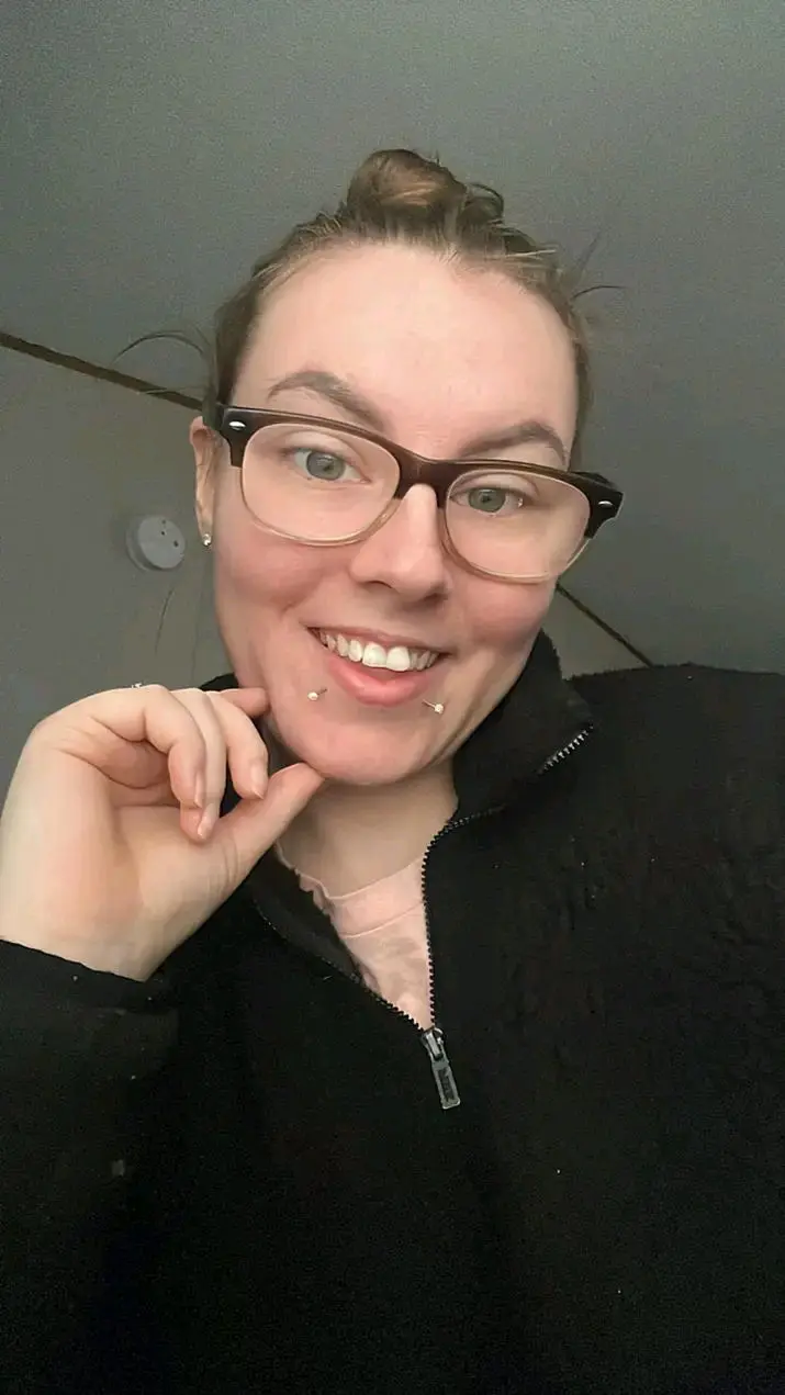 yocikeb137 (18) female from US - sexting partner