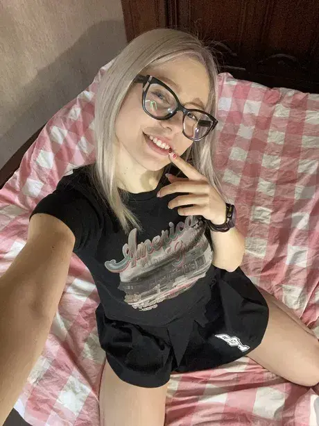 yodovi7529 (18) female from SE - sexting partner