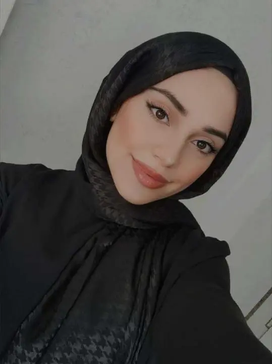 yofob24302 (18) female from IR - sexting partner