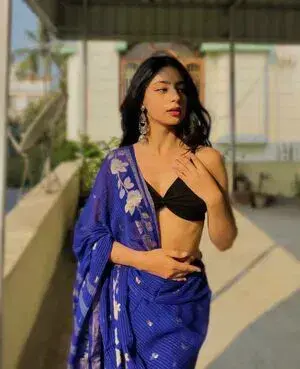 yohejaw446 (21) female from GB - sexting partner