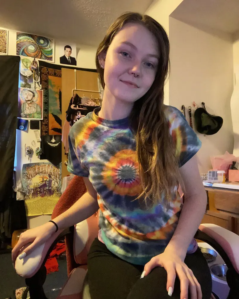 yojabos880 (18) female from US - sexting partner