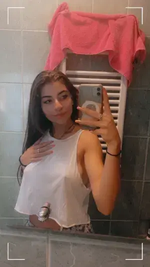 yokehef605 (24) female from US - sexting partner