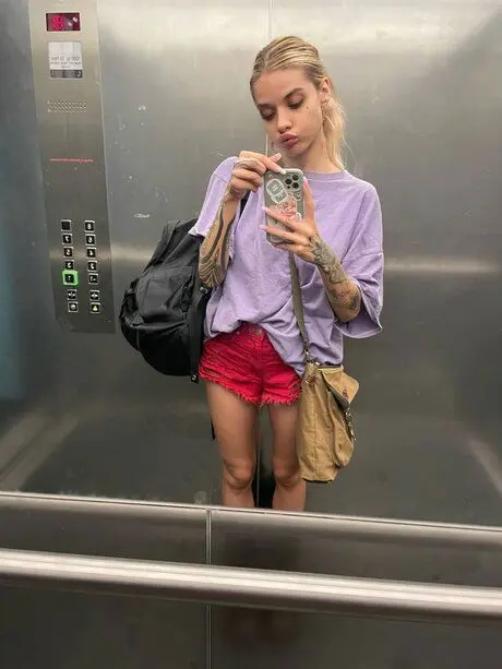 yolew95725 (26) female from US - sexting partner