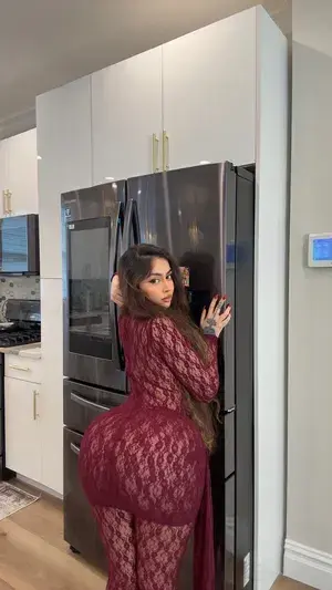 yoliyem400 (18) female from HR - sexting partner