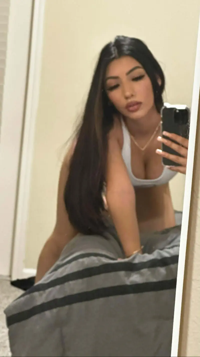 yosip70346 (18) female from GB - sexting partner