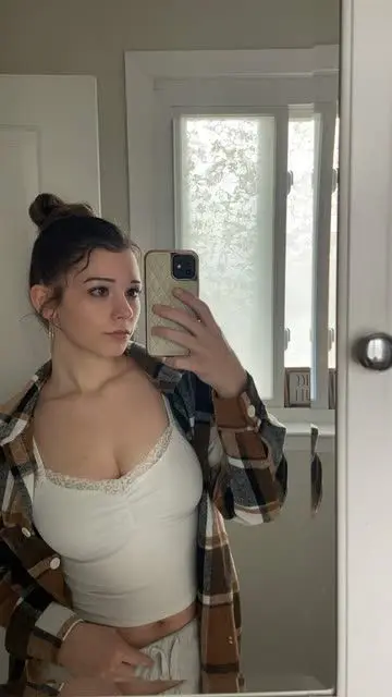 yoteno9398 (18) female from CA - sexting partner