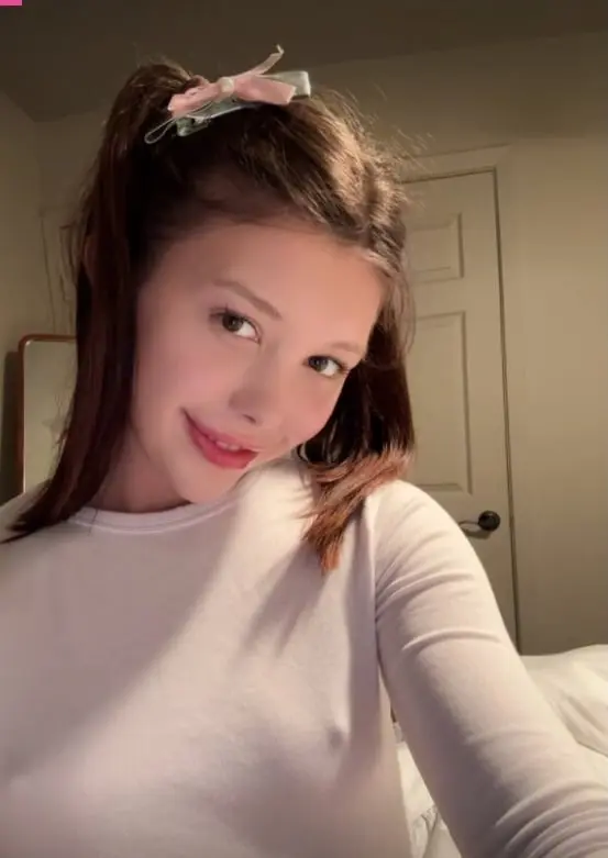 yotiban332 (18) female from AU - sexting partner