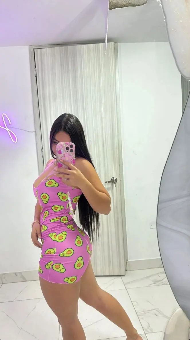 yovegak (22) female from US - sexting partner