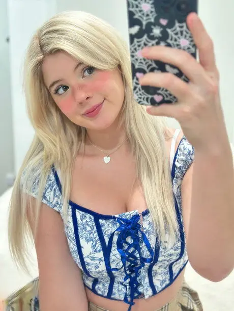 yoyag59715 (18) female from US - sexting partner