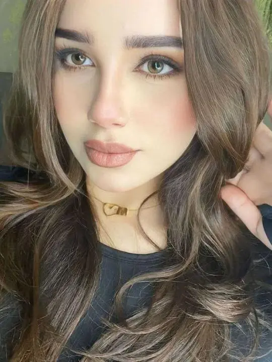 yygexdu (26) female from GB - sexting partner