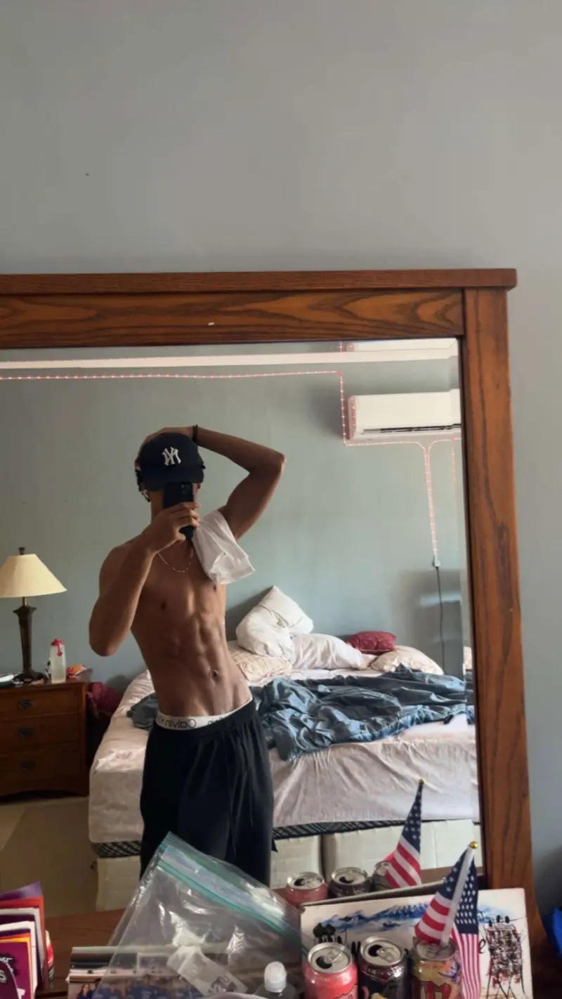 zandereacts231 from US