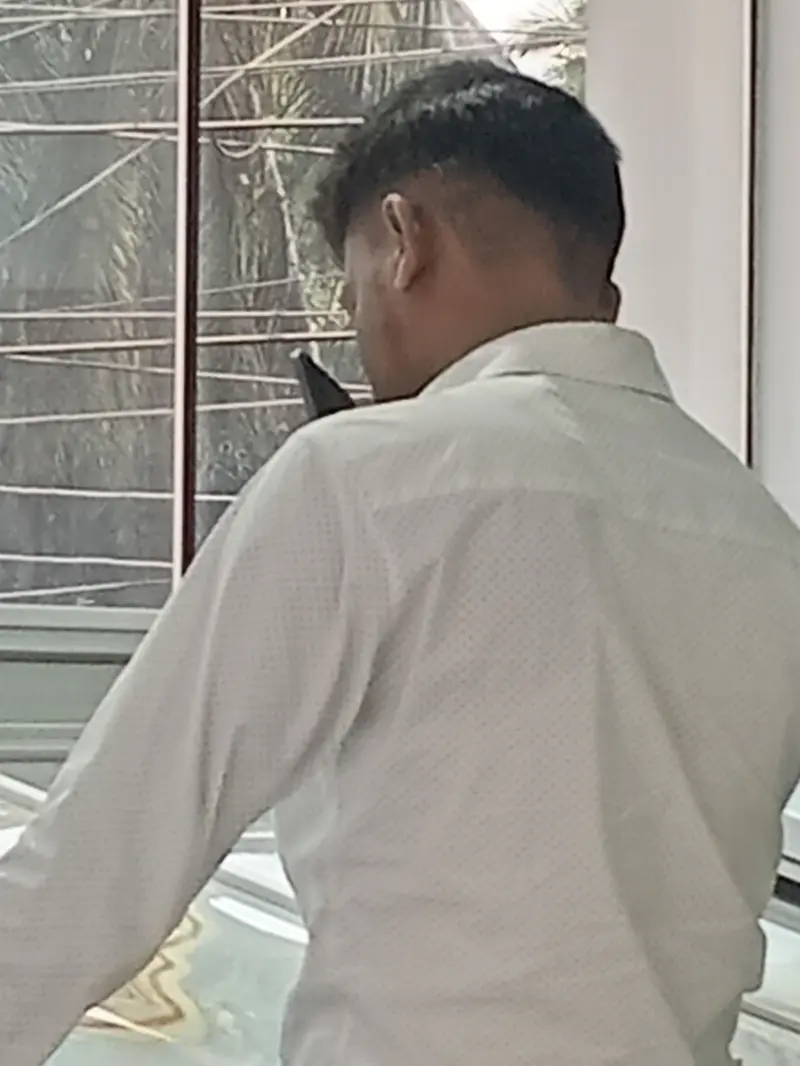 zarfrahussein (18) male from BD - sexting partner