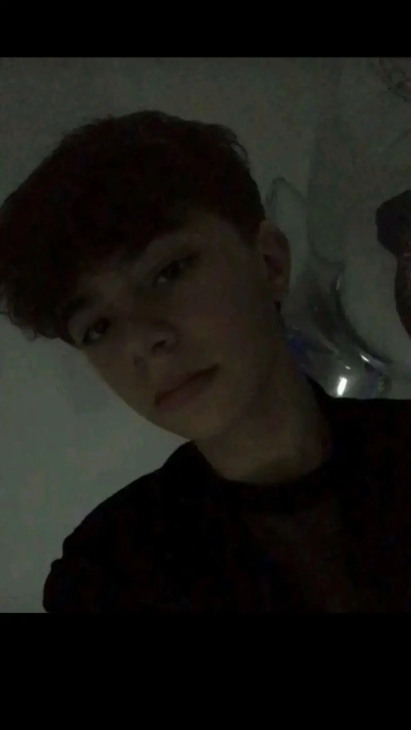 zarkaneadam0 (18) male from IT - sexting partner