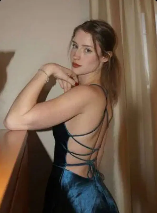 zdkimdb (18) female from GB - sexting partner