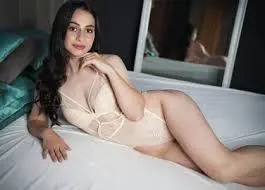 zefeva (18) female from GB - sexting partner