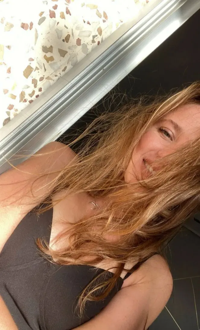 zekkitak (18) female from GB - sexting partner