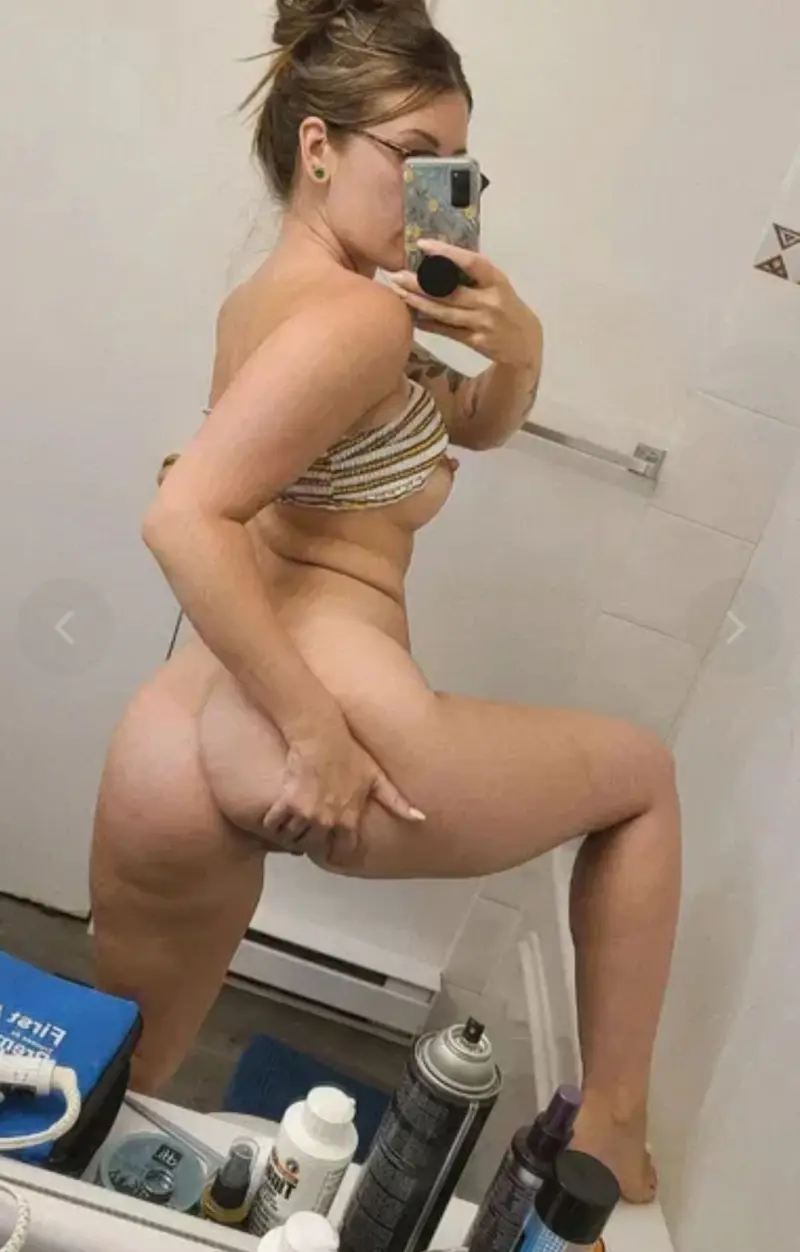 zizubiha (22) female from US - sexting partner