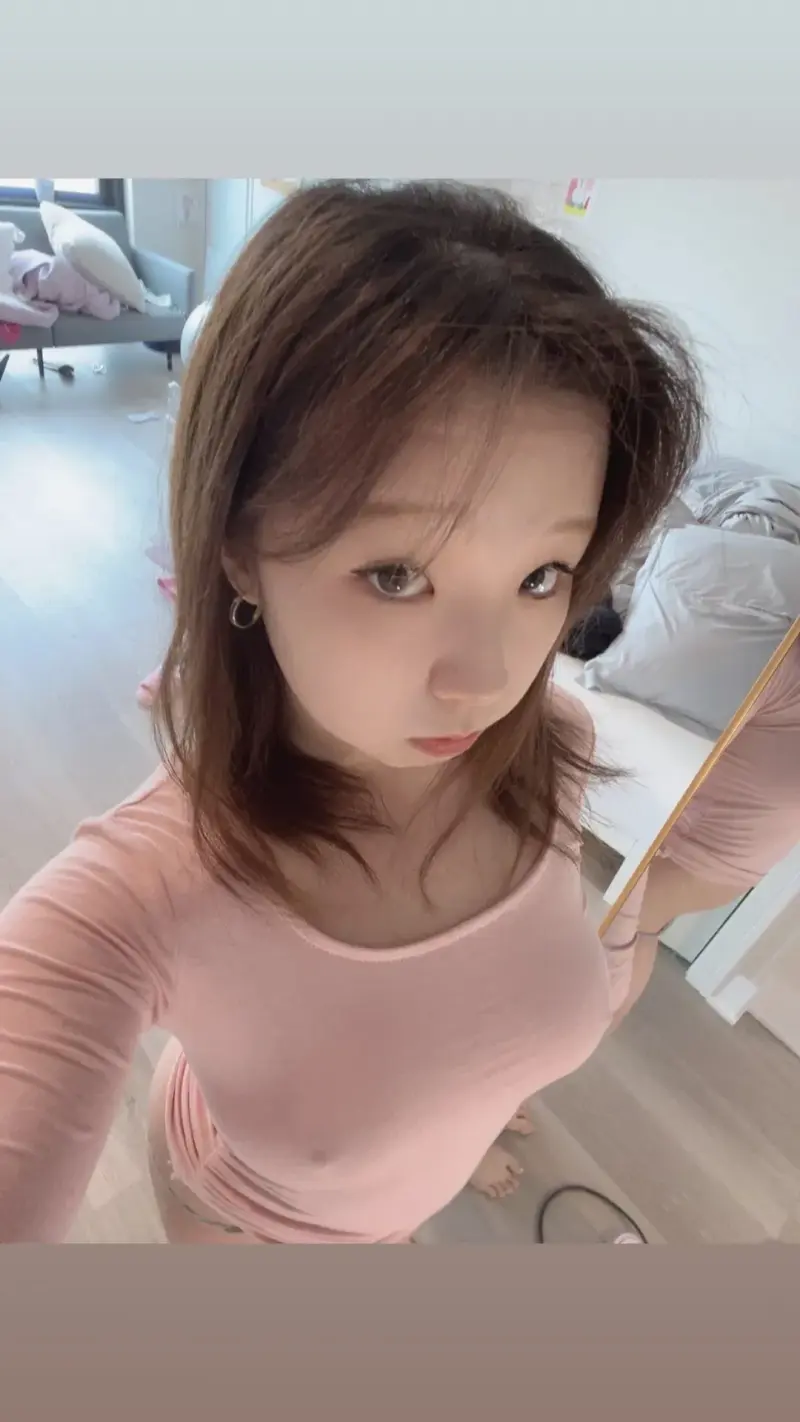 zputxlqtkw (18) female from GB - sexting partner